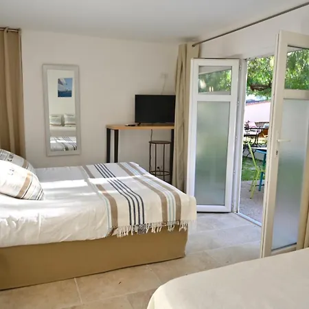 La Petite Boheme Hotel 3*
