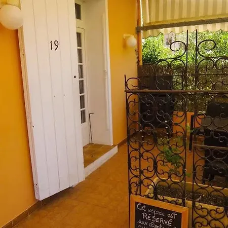 Hotel La Petite Boheme Le Lavandou