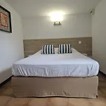 La Petite Boheme Hotell 3*