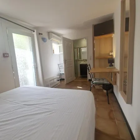 La Petite Bohème 3* Le Lavandou