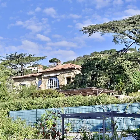 La Petite Boheme Hotel