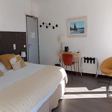 Отель La Petite Boheme Ле-Лаванду