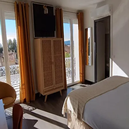 La Petite Boheme Ле-Лаванду