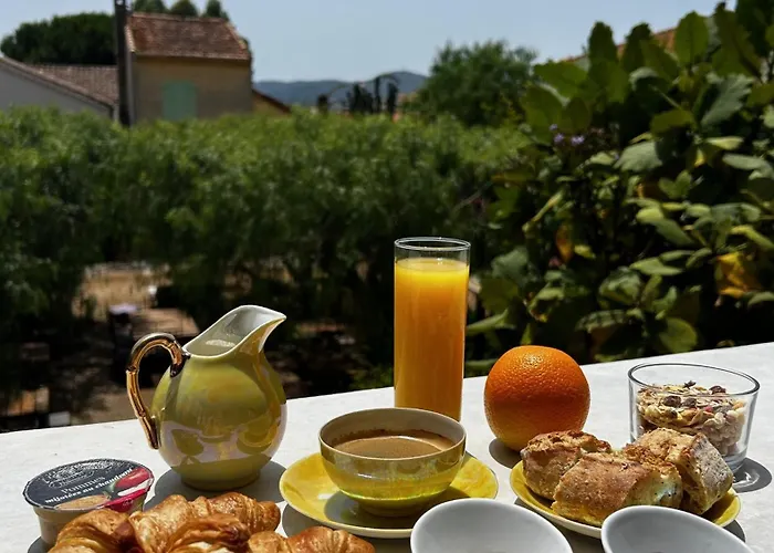 La Petite Boheme Hotel 3*