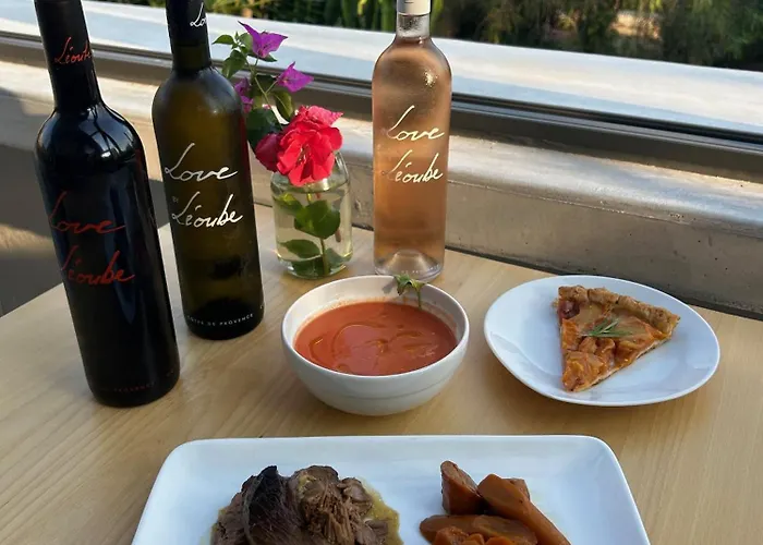 Отель La Petite Boheme Ле-Лаванду