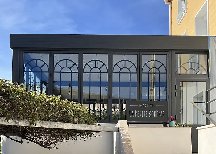 Отель La Petite Boheme 3*