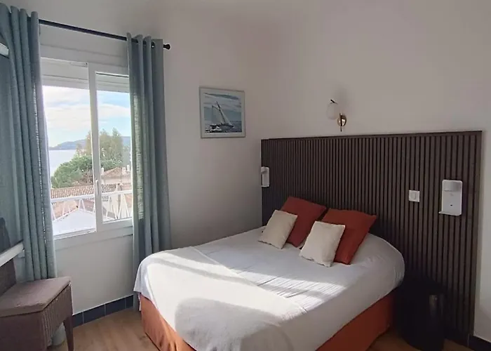 Отель La Petite Boheme Ле-Лаванду